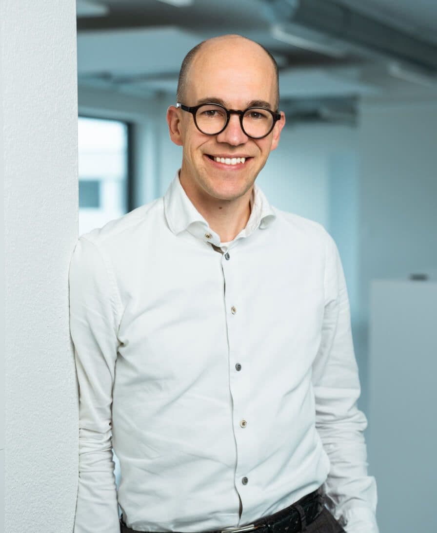 undefined Dr. Etienne Schwyter